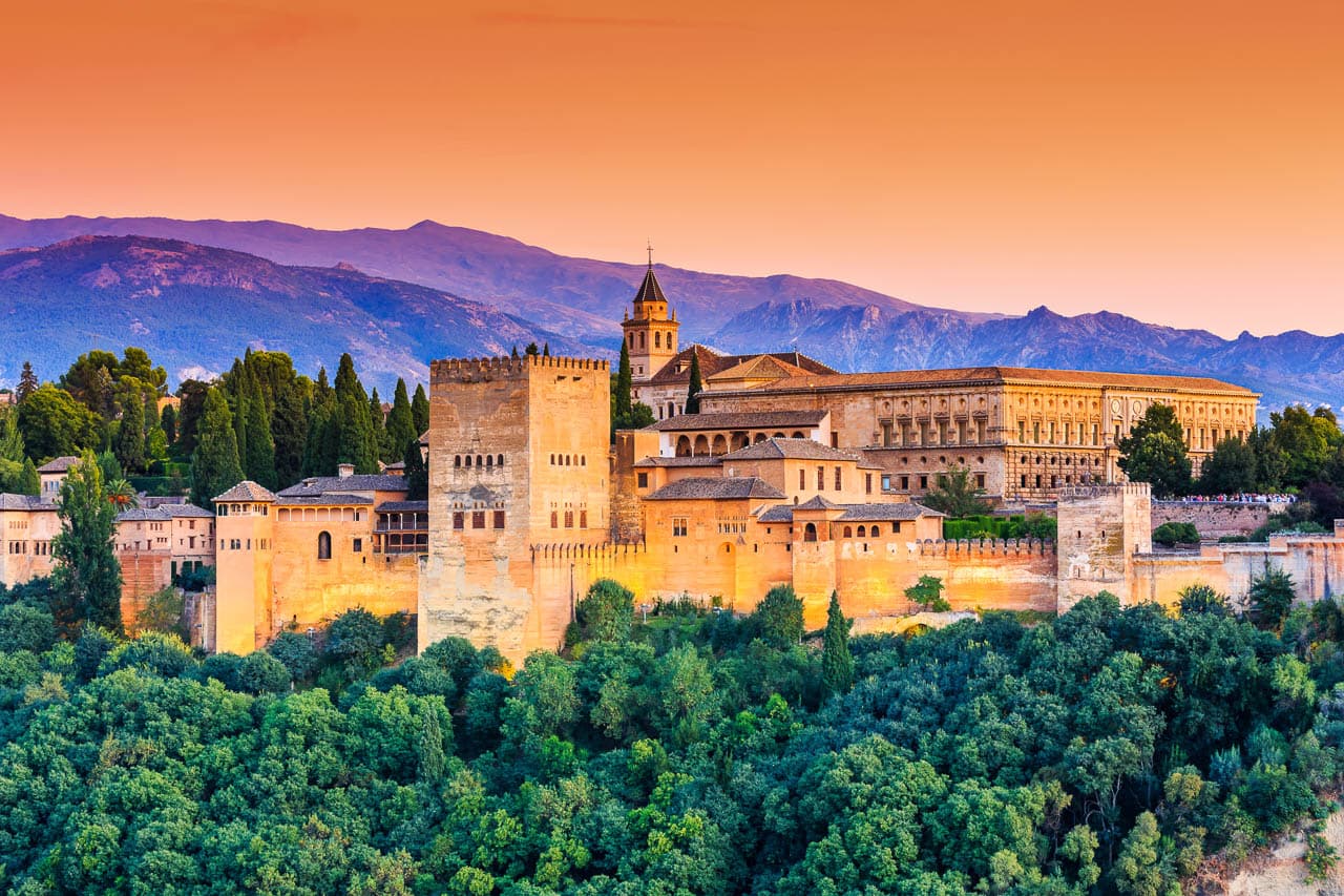 Istock 654744376 Alhambra Groepsreis Granada Scstock W1280