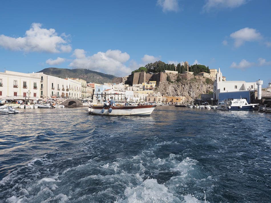 2022-10-12-09-41-17-wandelvakantie-eolische-eilanden-2022-em1_p10121838_jan-dhaen_w950