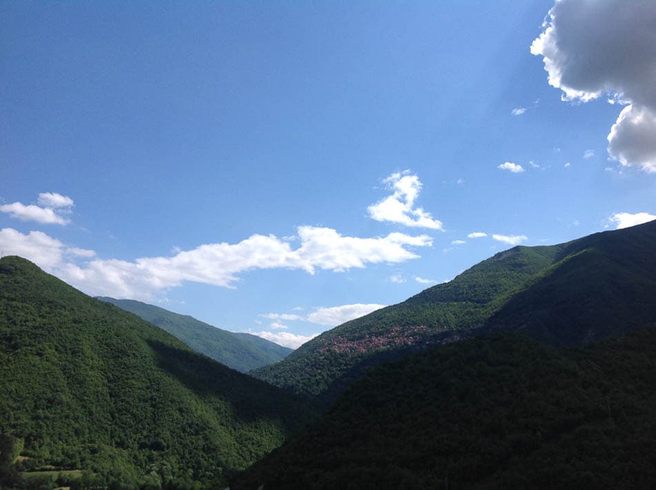 MK1AAA macedonie ruud peten_Dorpje in de verte_Ruud Peten_w950