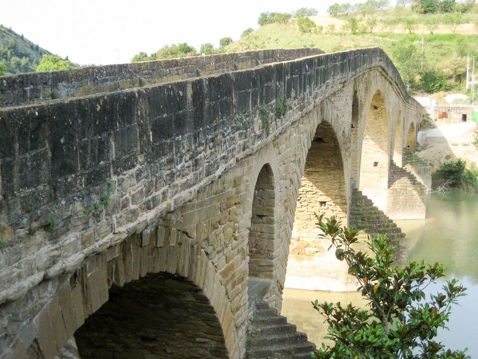 Santiago-F_Puente-la-Reina-Lindsey-Pinnock_export_w950