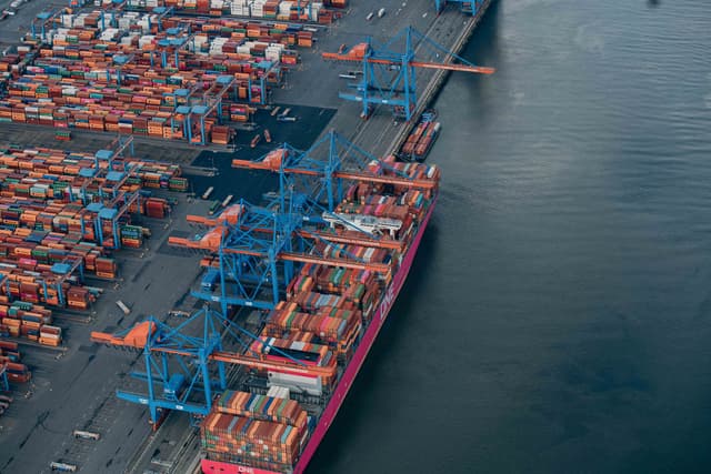 L Wasserstoff Containerterminal Helikopter Mediaserver Hamburg Mediaserver Hamburg Konstantin Beck Konstantin Beck