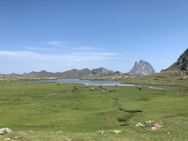 3-anayet-lakes-and-midi-dossau-ignacio-teres-the-eye-is-delighted-w950