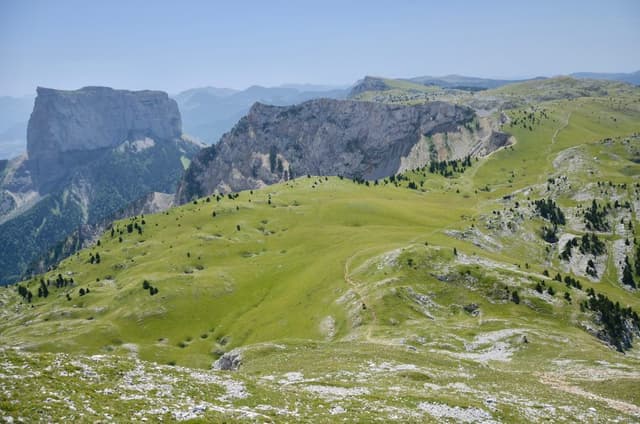 Le-mont-Aiguille-depuis-le-Grand-Veymont-Matthieu-Offredi_export