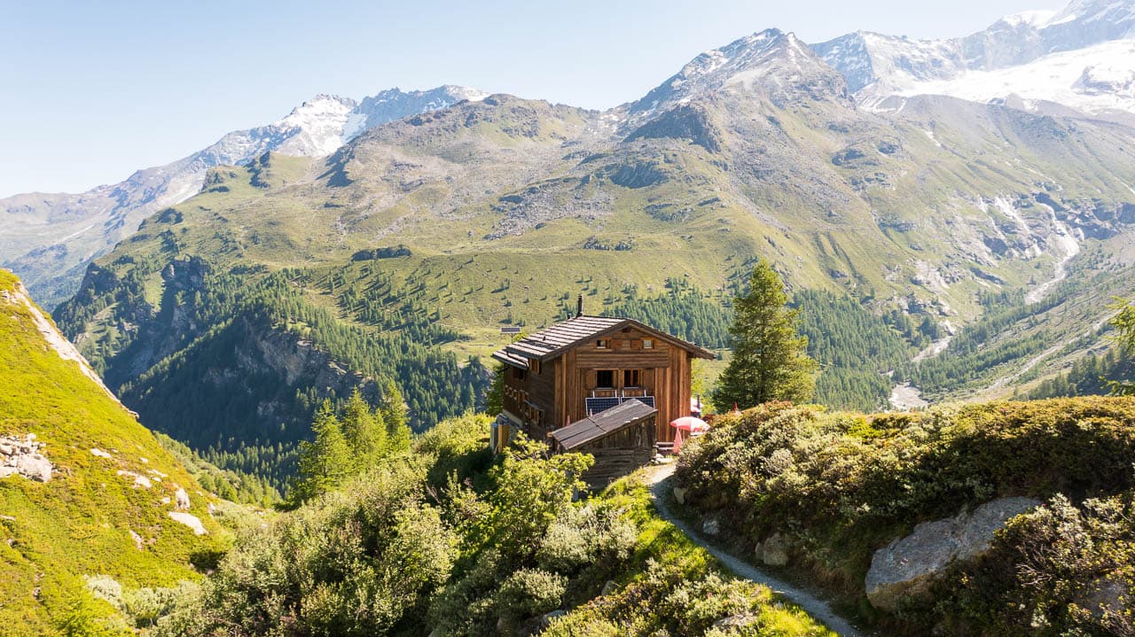 CH5VAA Cabane Petit Mountet Copyright SAM Sierre Anniviers Marketing