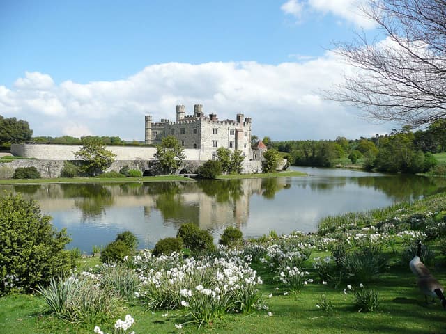 GB1CBA 2048Px Leeds Castle Adusha, CC BY 3.0, Via Wikimedia Commons