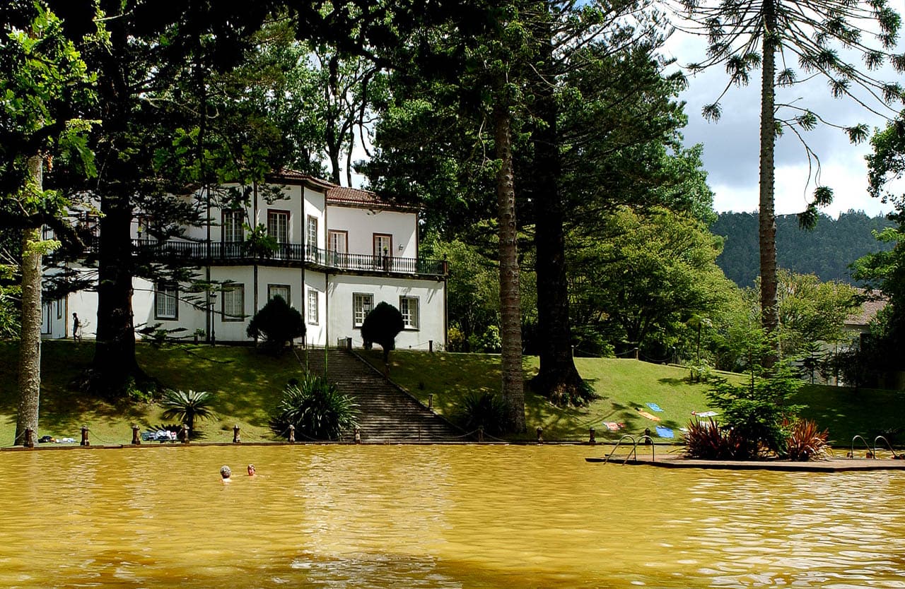 PT5AZM Terra Nostra Thermal Pool Melo