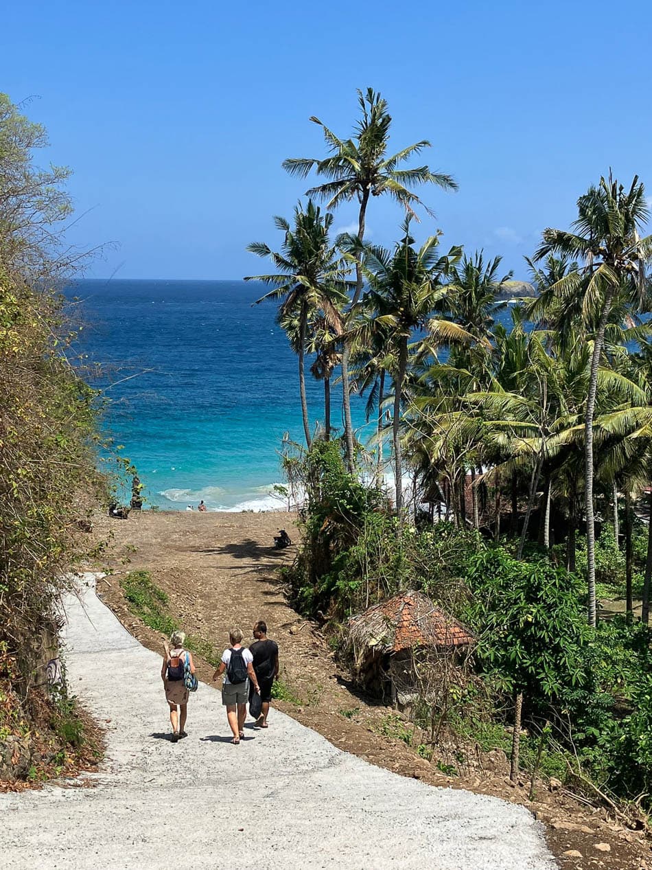 Virgin Beach Arrival Sarah Westelinck ID5JBA Sarah Westelinck W950