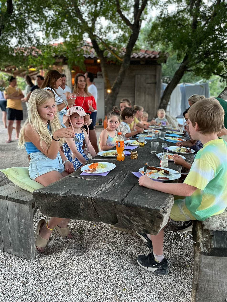 Nono Ban Kinderen Eten 2025 Agent Yugo Yugo W950