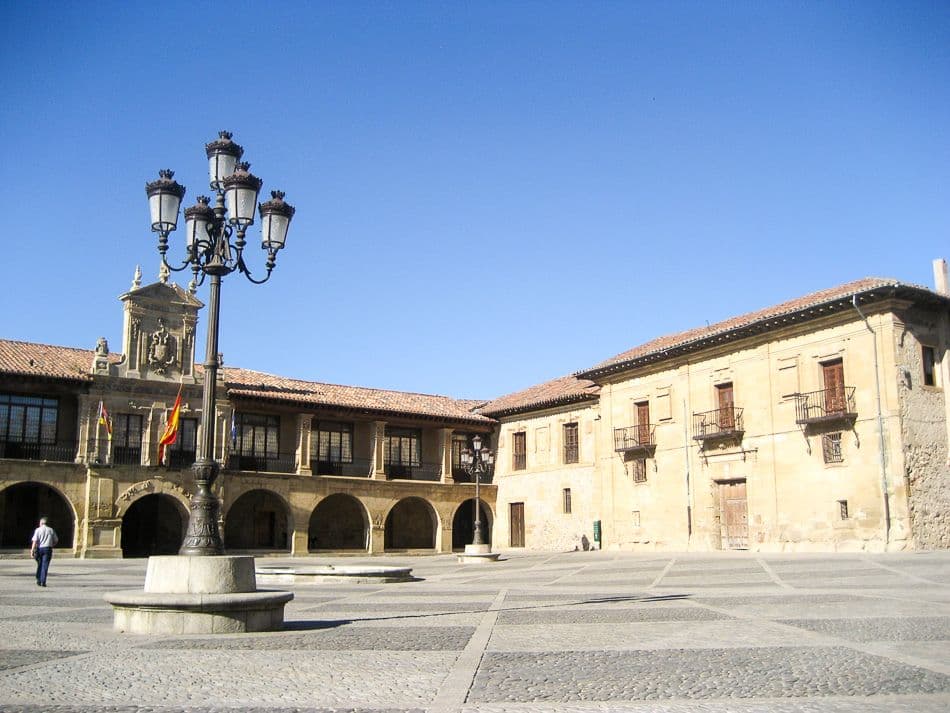 Santiago-J_Santo-Domingo-de-Calzada_01-Lindsey-Pinnock_export_w950