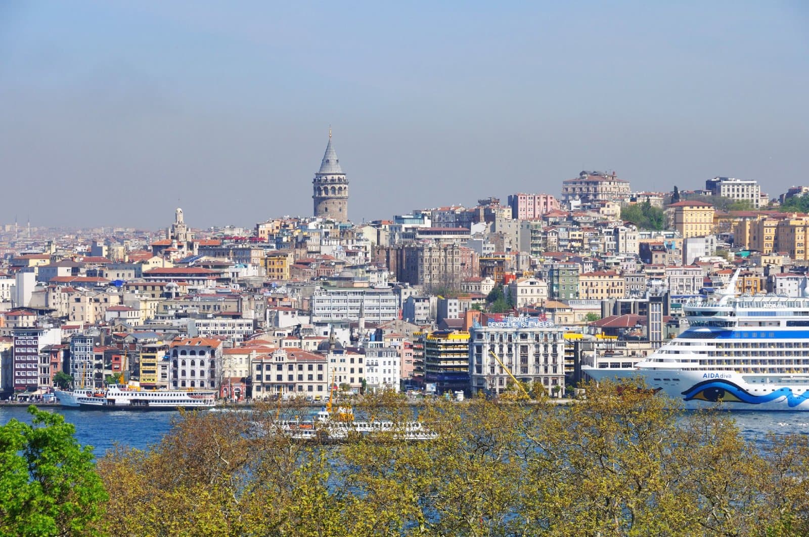 GR12 29 Stefan Cruysberghs 20110516 1034 00 Turkije Istanbul Galata Toren Topkapi Paleis
